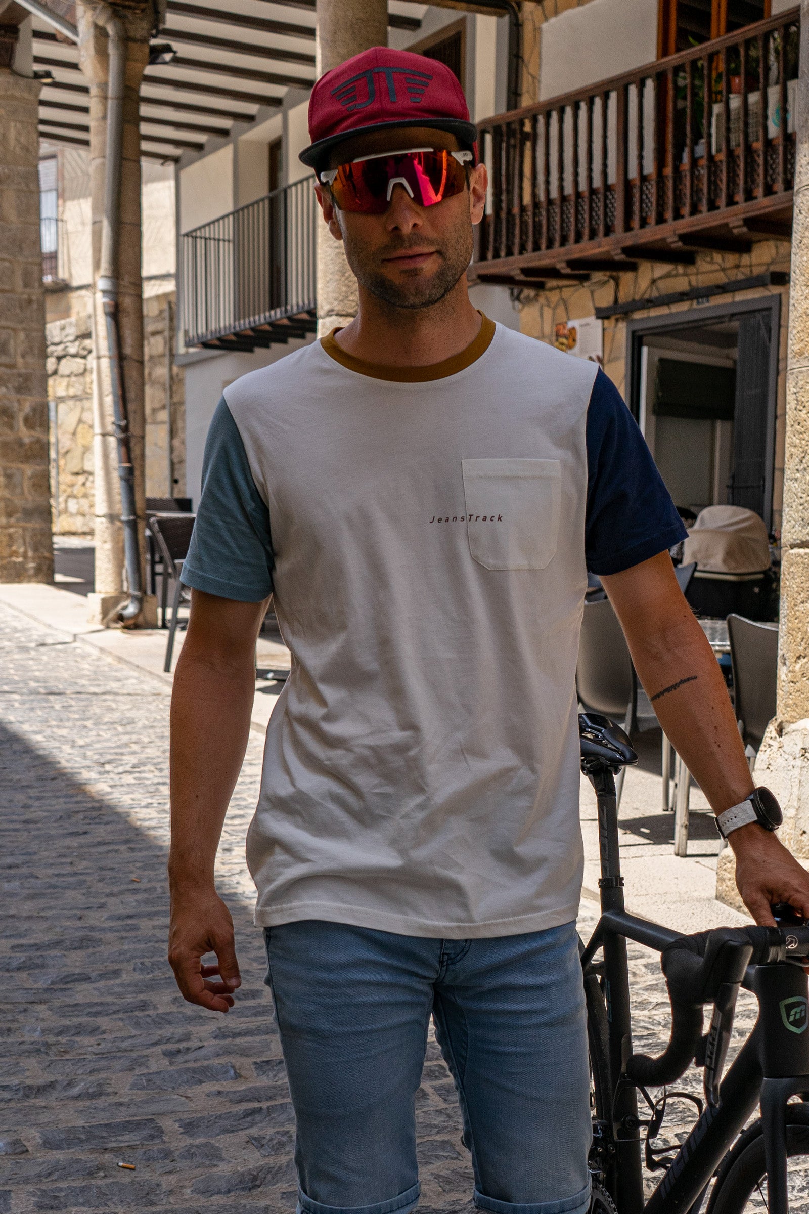 Camiseta Algodón Orgánico Mountains Creme