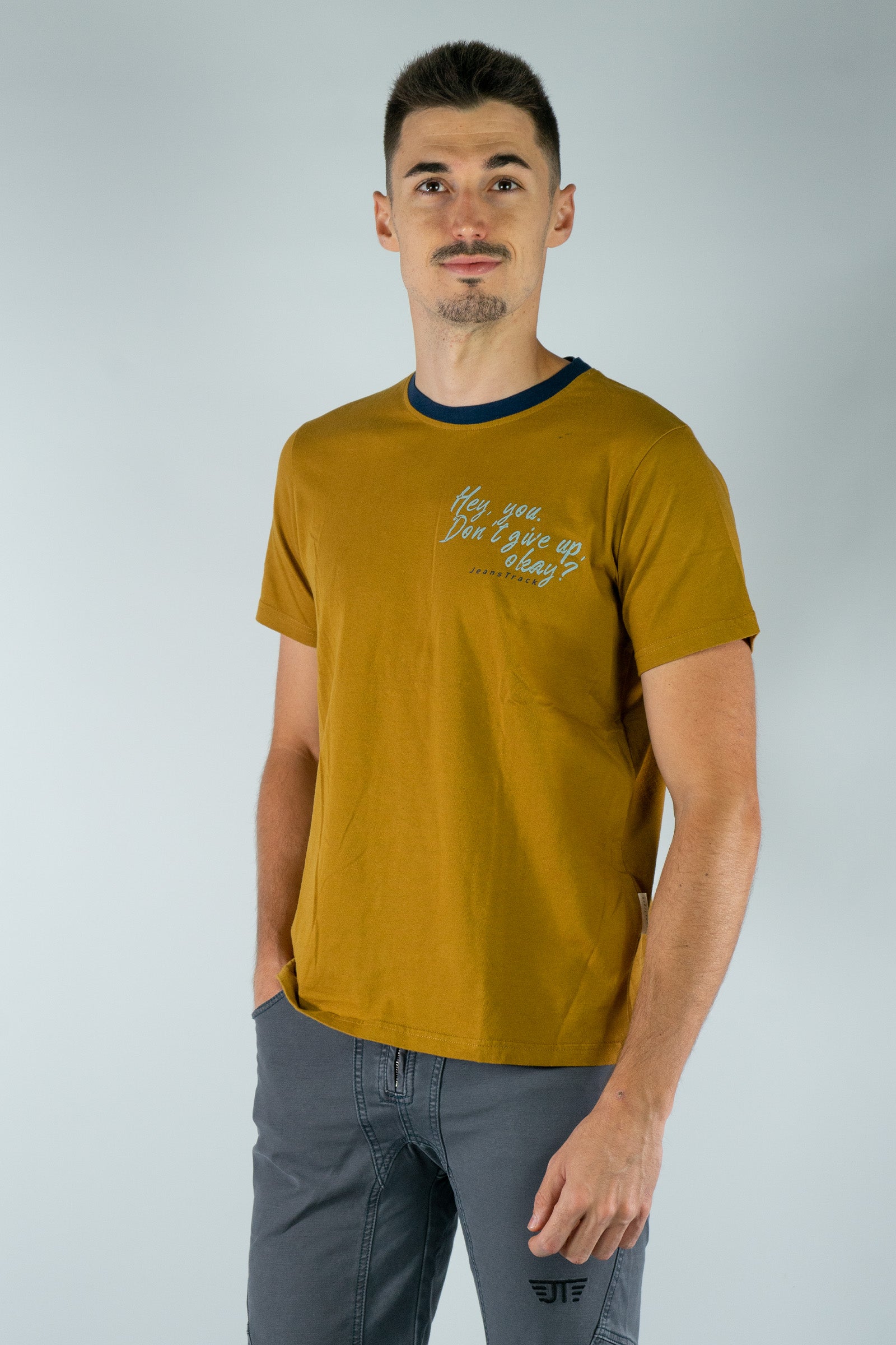 Camiseta Algodón Orgánico Mountains Mustard