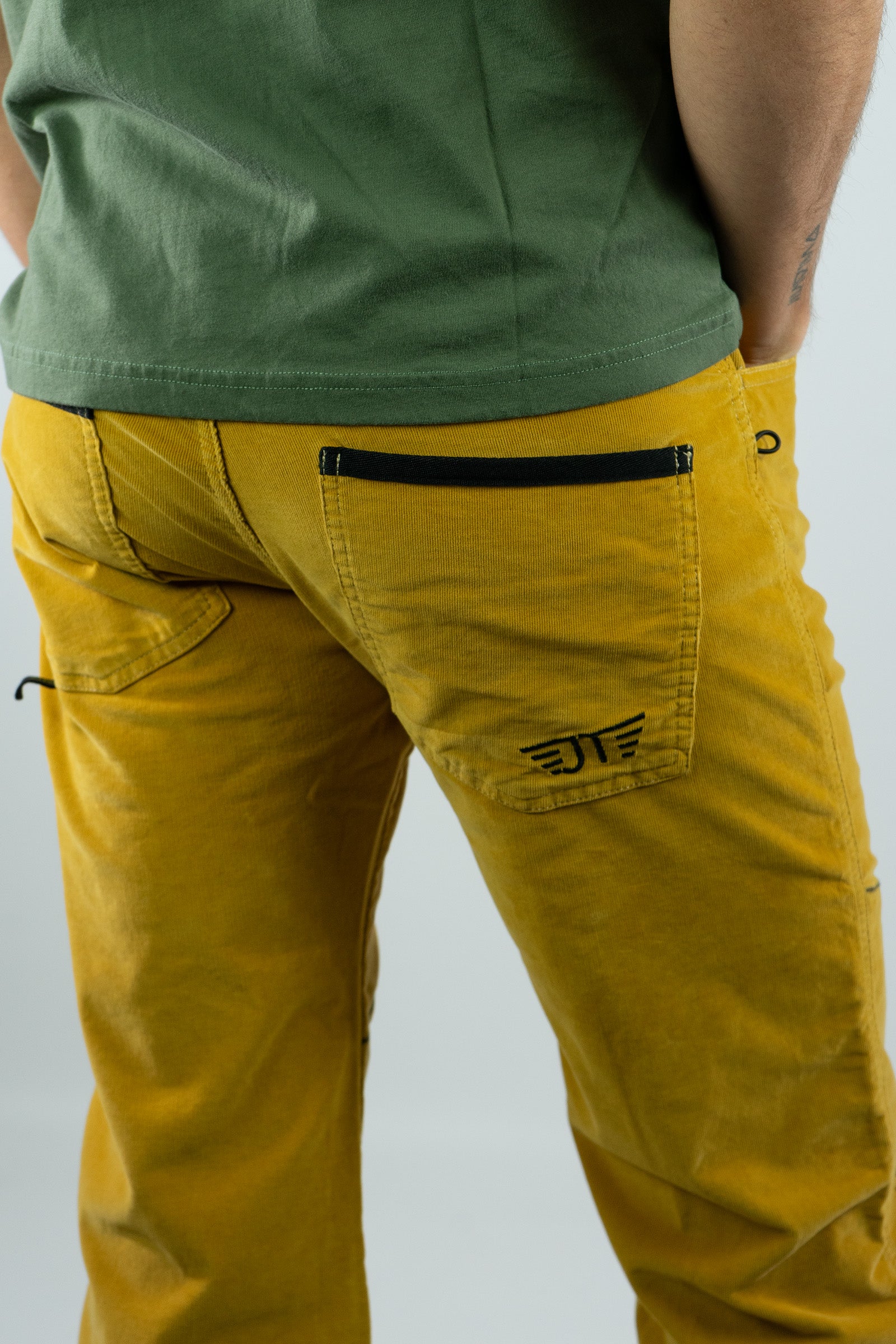Pantalón Escalada Turia Cord Amber Hombre